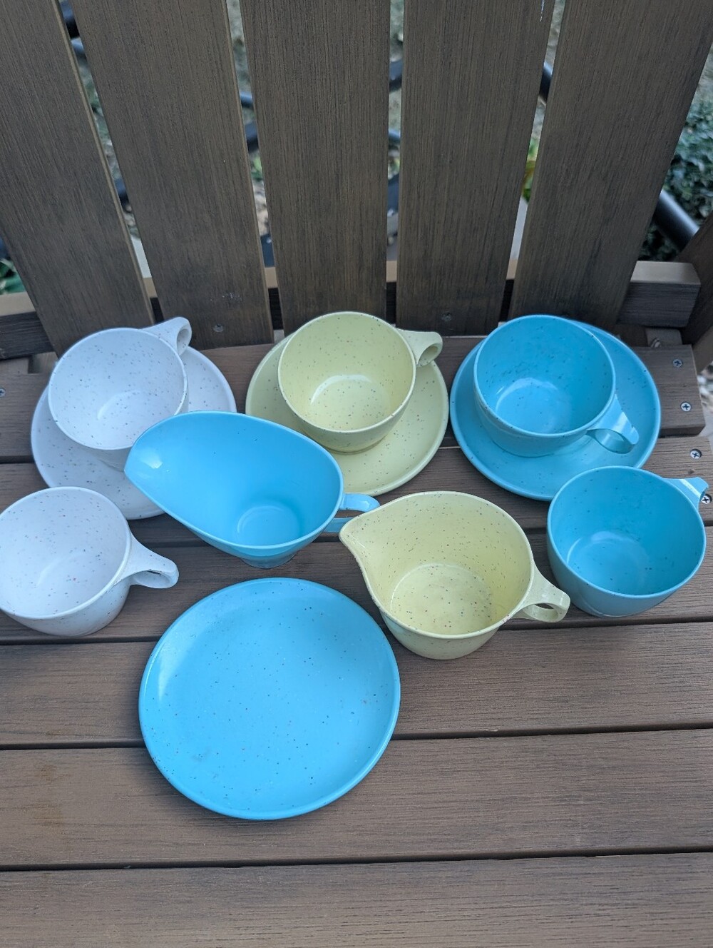 11 Pc Imperial Ware Melmac Dishes Cups Plates Creamer Confetti